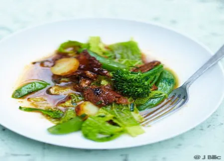 Filet mignon de porc, petits légumes et grenailles