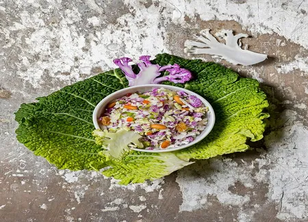 Fleurs de chou-fleur aux trois couleurs à l'huile mentholée