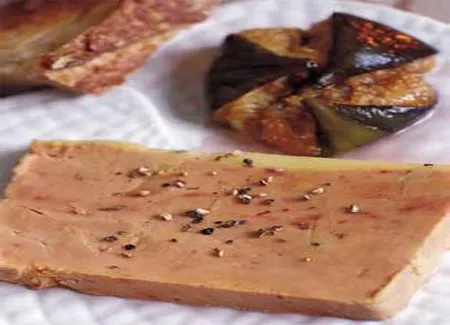 Foie gras de canard aux figues poivrées
