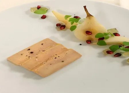 Foie gras de canard pressé, gelée de poires au champagne d'amandine chaignot