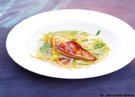Foie gras et consommé de légumes