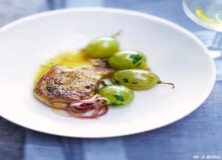 Foie gras et raisins poêlés