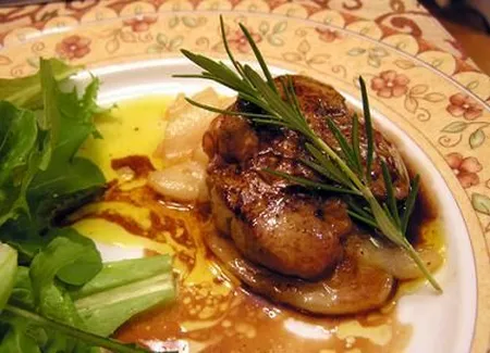 Foie gras sur tatin de poires