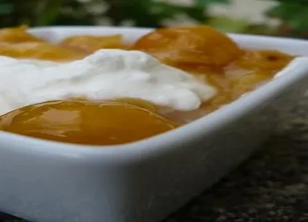 Fontainebleau à la compotée de mirabelles