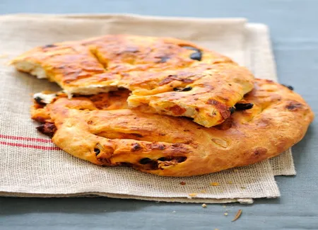 Fougasse tomates-olives