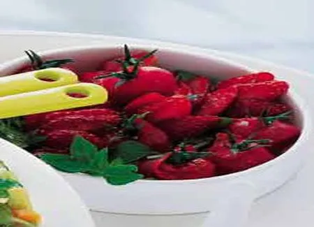 Fraises et tomates jus d'orange, vinaigre balsamique