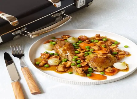 Fricassée de volaille au vin jaune et petits légumes