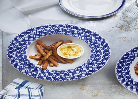 Frites de patates douces, mayo curcuma