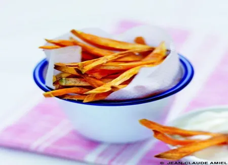 Frites de patates douces, sauce à l'ail