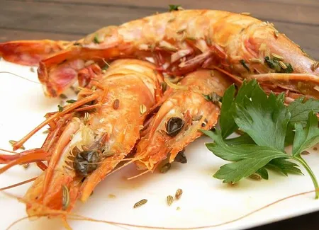 Gambas flambées au pastis et graines de fenouil