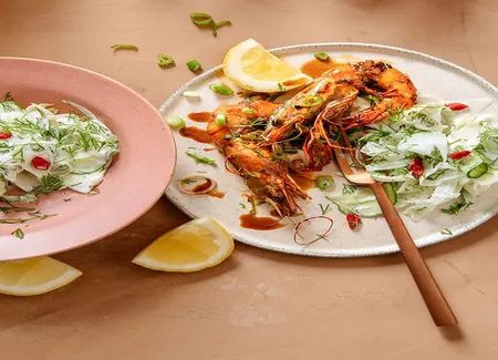 Gambas marinées au café, gingembre et miso