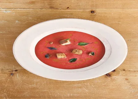 Gaspacho aux poivrons et fraises