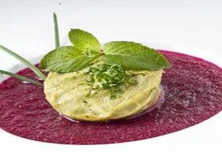 Gaspacho de betterave à lavocat glacé