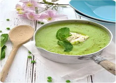 Gaspacho de petits pois à la menthe