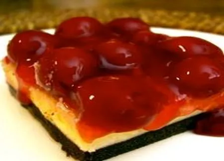 Gâteau au fromage, chocolat et cerises