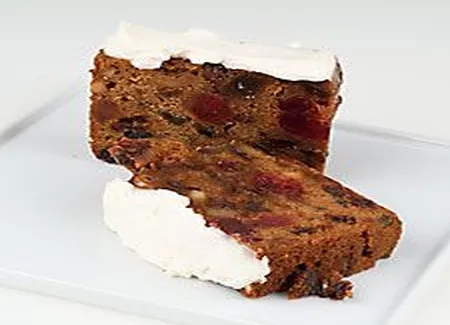 Gâteau aux carottes et fruits confits