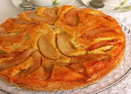 Gâteau aux poires aux parfums de cannelle et de noisettes