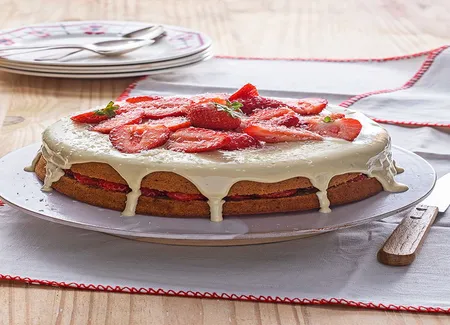 Gâteau betterave, coco, fraise et chocolat blanc