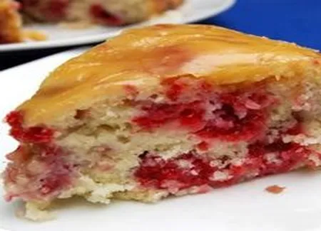 Gâteau jeannois aux framboises, glaçage sucre à la crème