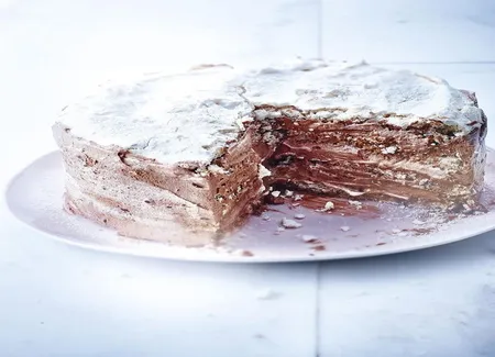 Gâteau meringué chocolat, noisettes et café