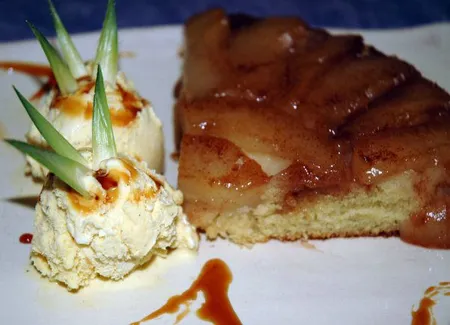 Gâteau poire-cannelle caramélisé