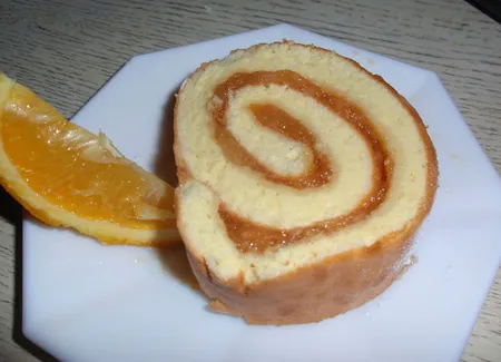 Gâteau roulé à la pomme et à l'orange