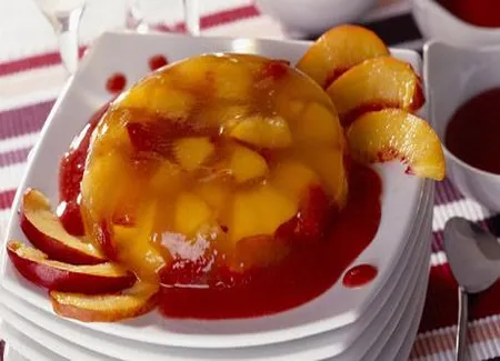Gelée de vin aux nectarines