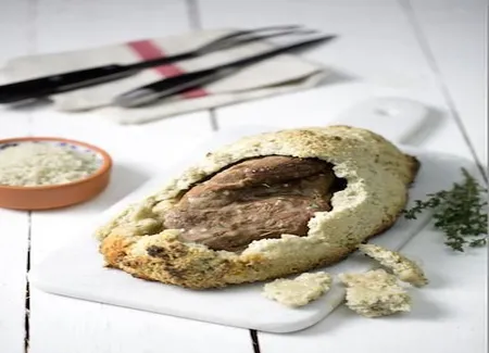 Gigot d'agneau en croute de sel à la fleur de thym