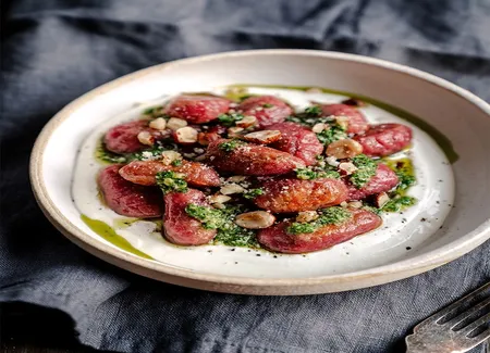 Gnocchis de betteraves, noisettes, feta