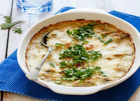 Gratin dauphinois à la crème, au lait et au fromage