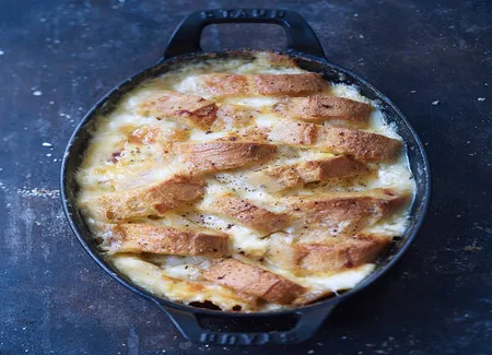Gratin de pain au reblochon