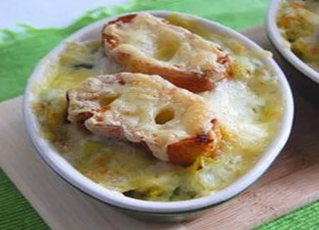 Gratin de poireaux au curry et fromage freddo