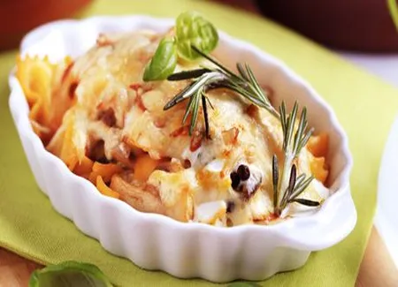 Gratin de pommes de terre et poireaux au thym
