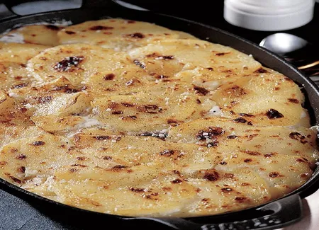 Gratin dauphinois à la crème et au lait