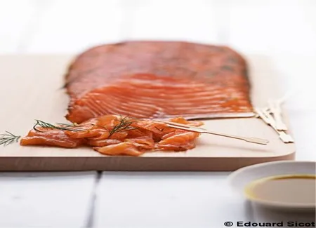 Gravad lax à l'orange et à la vergeoise, sauce wasabi-soja