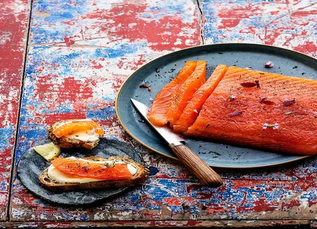 Gravlax de saumon au thé fumé type dharamsala