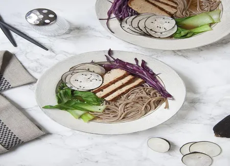 Hot ramen, radis noir, tofu, chou