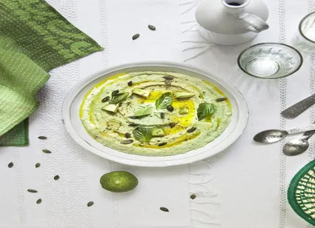Houmous à l'avocat et aux herbes