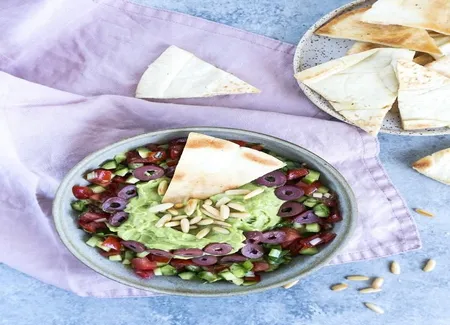 Houmous à l'avocat et tahini