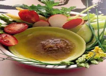 Légumes crus en anchoïade