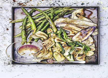 Légumes grillés, marinade à l'ail et sauce soja