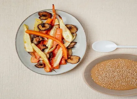 Légumes rôtis, sauce tahini-miso