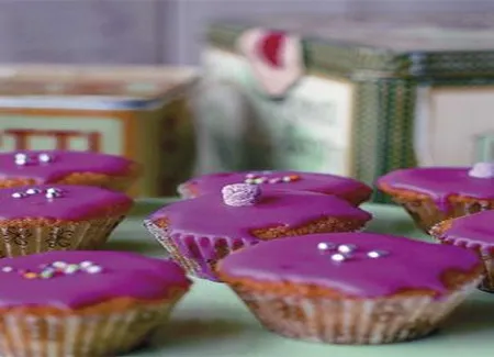 Mini-gâteaux glacés en rose