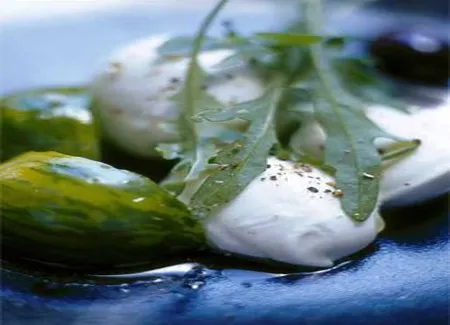 Mozzarella à l'huile de tomate confite