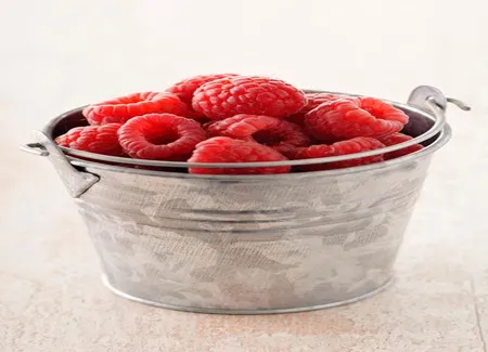 Mâche aux foies de volaille et framboises