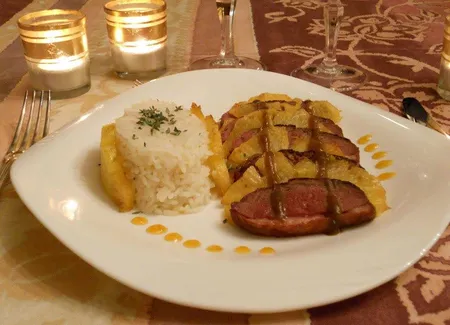 Magret de canard au thé et carpaccio d'ananas