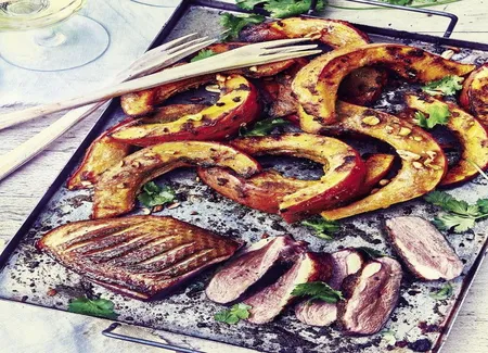 Magret de canard et potimarron rôti miso-cacahuètes