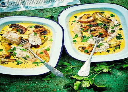 Maigre sauce safranée, pommes de terre et champignons