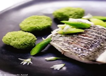 Marbré, poireaux et fleur d'ail, noques au basilic