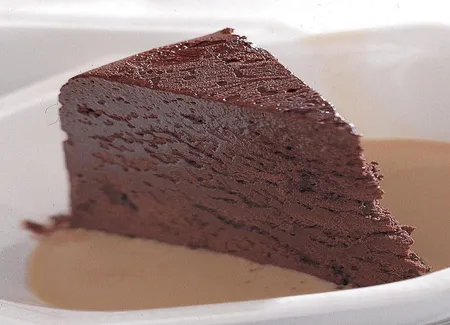 Marquise au chocolat, crème anglaise au café